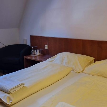Nevinne Apartmany Колін Екстер'єр фото