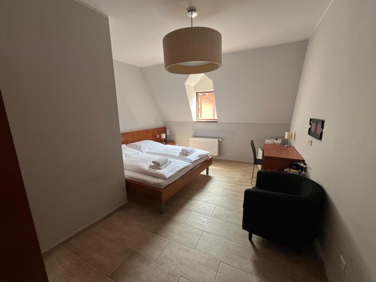 Nevinne Apartmany Колін Екстер'єр фото
