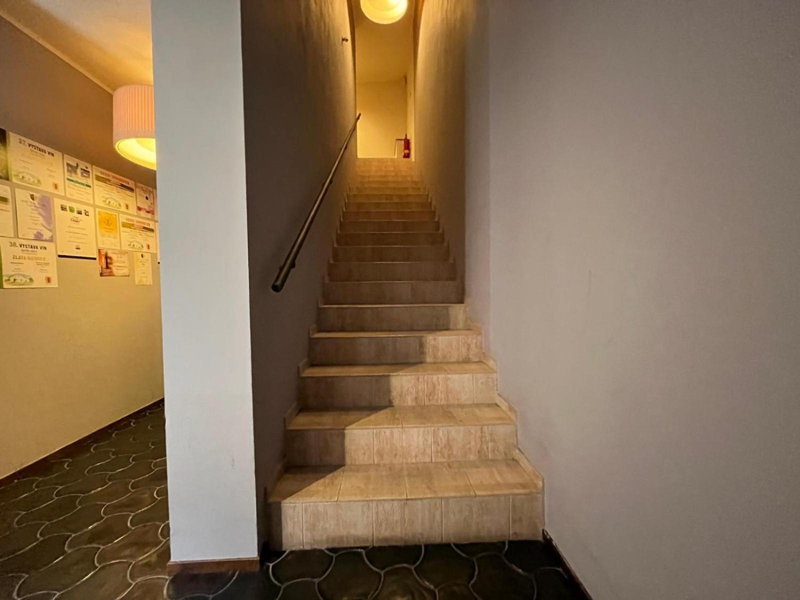 Nevinne Apartmany Колін Екстер'єр фото