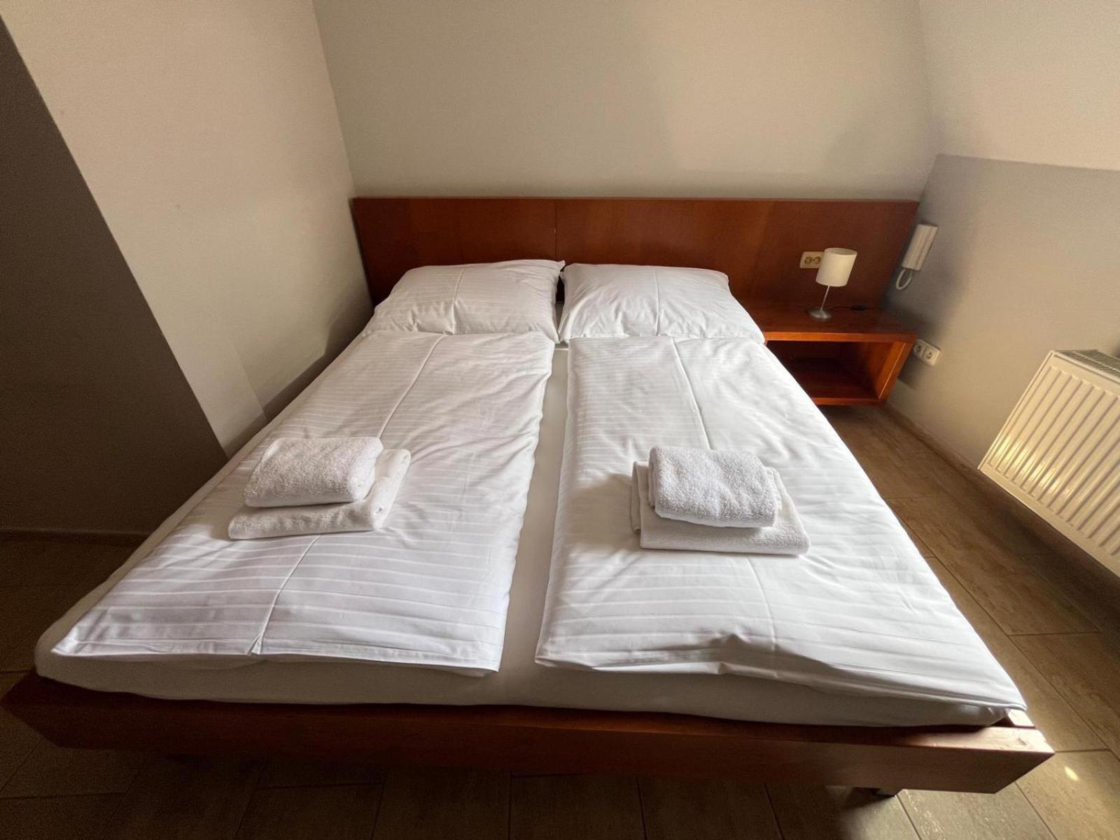 Nevinne Apartmany Колін Екстер'єр фото