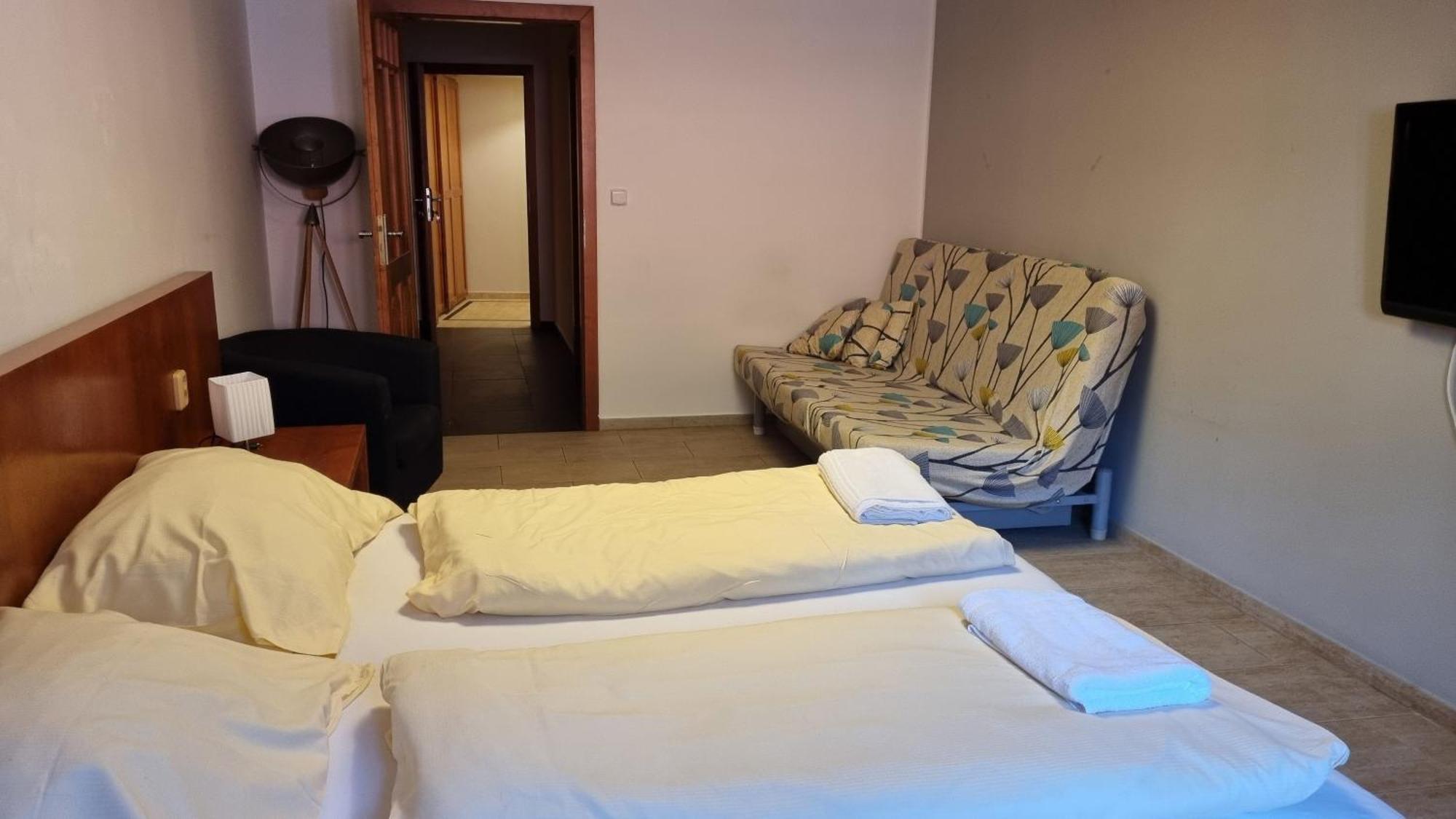 Nevinne Apartmany Колін Екстер'єр фото